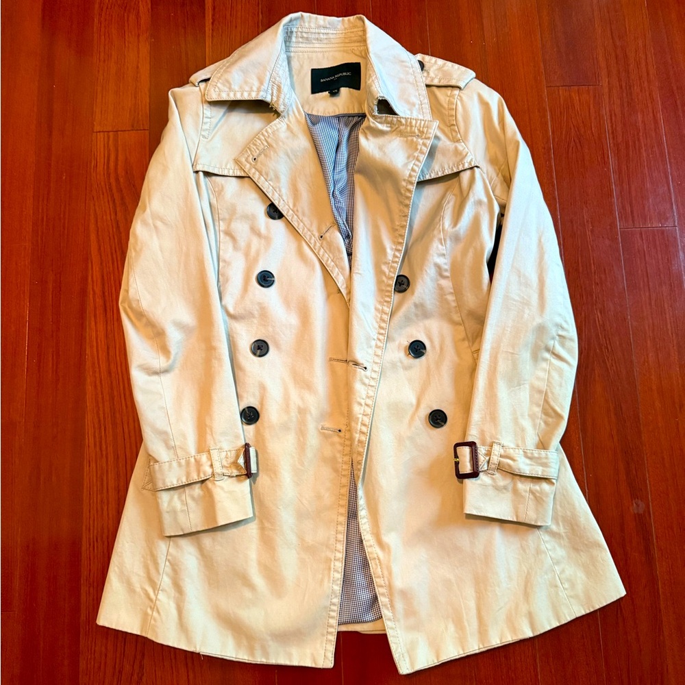 Banana republic mid length trenchcoat